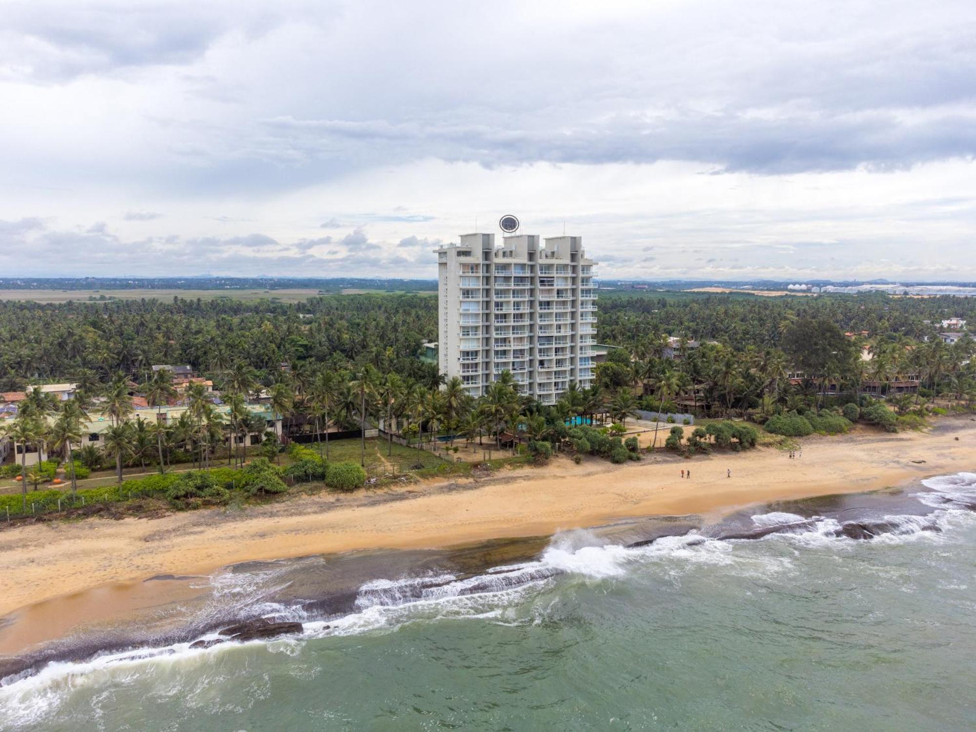 Aqua Vista Lägenhet Uswetakeiyawa Exteriör bild